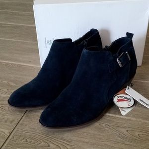 Navy blue brand-new Ankle boots